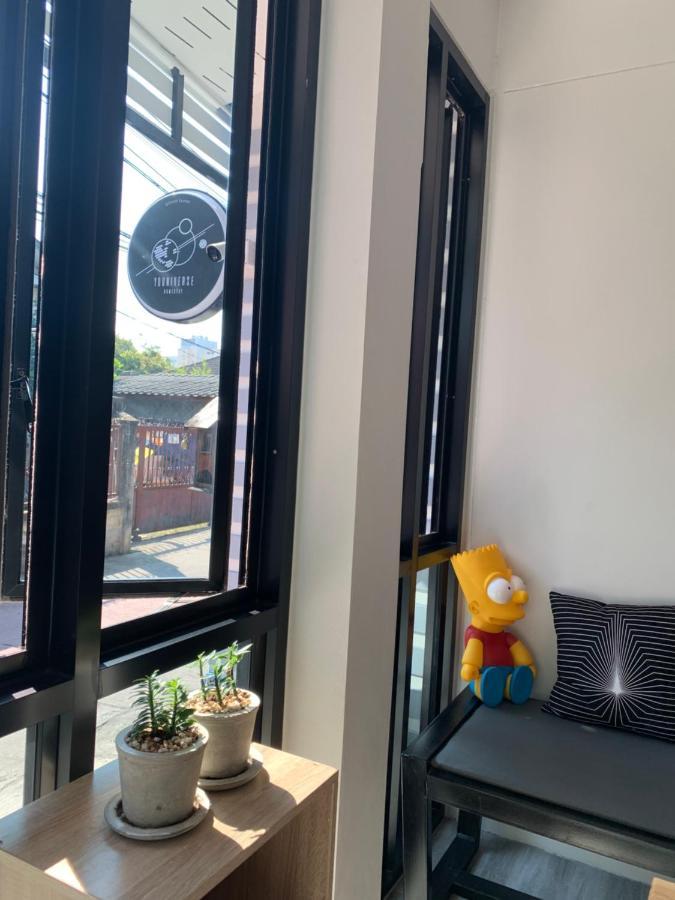 Youniverse Homestay Chiang Mai Bagian luar foto