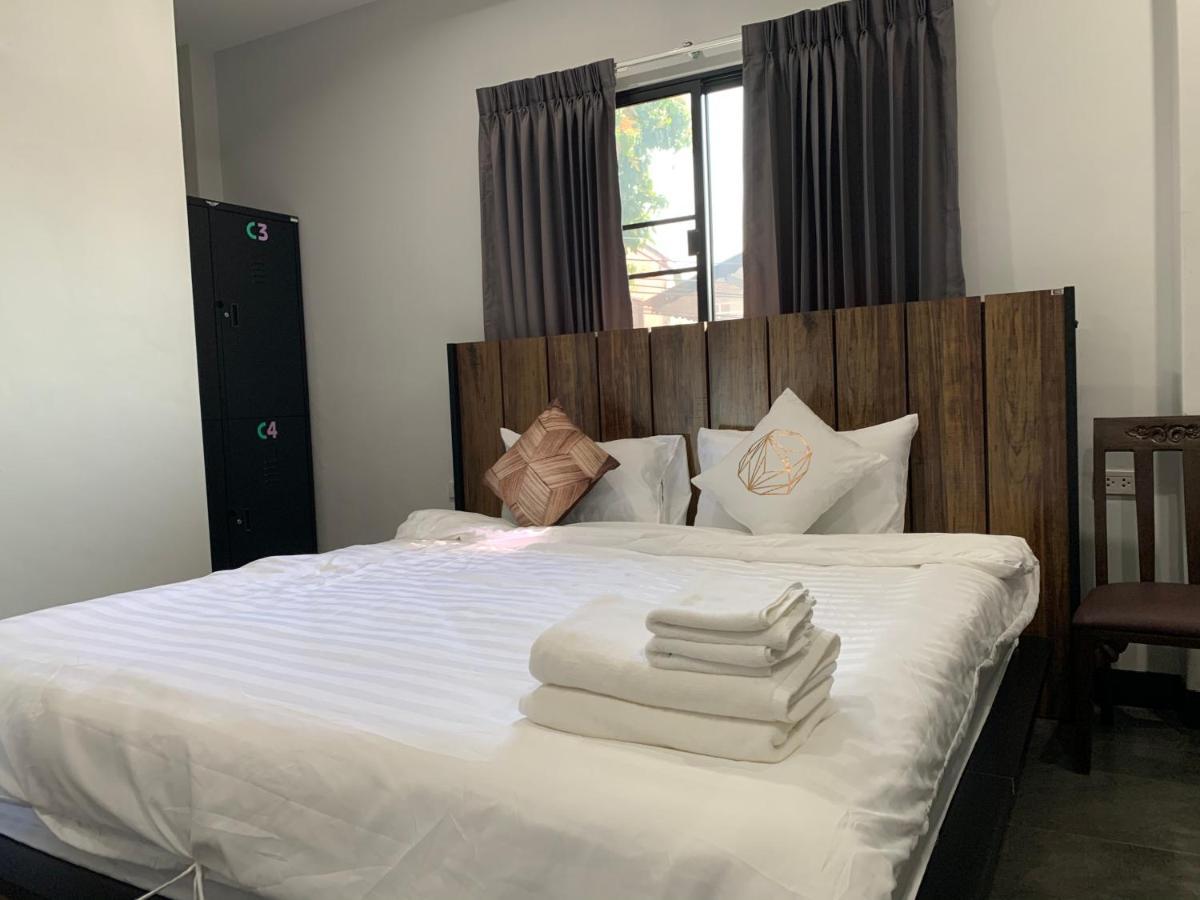 Youniverse Homestay Chiang Mai Bagian luar foto
