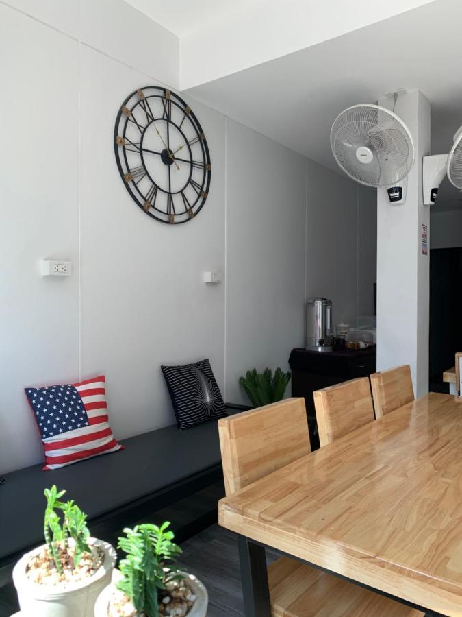 Youniverse Homestay Chiang Mai Bagian luar foto